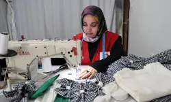 Depremzede anne, bayramda kız çocuklarına umut oldu