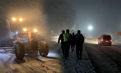 Kütahya Domaniç, bayramı kar yağışı ile karşıladı