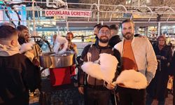 Kütahya’da motosiklet tutkunlarından “pamuk şeker” ikramı