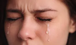 Ağlama isteğini bastırmanın 6 etkili yolu