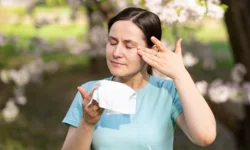 Bahar alerjisi göz nezlesini artırıyor