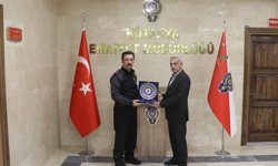 Kütahya İl Emniyet Müdürü'nden emekliye ayrılan polis memuruna plaket