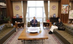 Kütahya Valisi Musa Işın Nida Olçar'ı makamında kabul etti