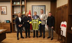 Kütahya Valisi Musa Işın, Sadettin Saran ve Fenerbahçe heyetini kabul etti