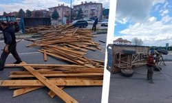 Kütahya’da kereste yüklü römork devrildi