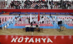 Kütahya’da minikler 23 Nisan’da tatamide buluştu