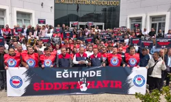 Kütahya’da öğretmenler, eğitimde şiddete tepki gösterdi