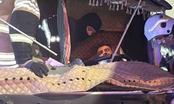 Kütahya'da çevre yolunda tır kırmızı ışıkta duran tıra çarptı