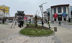 Kütahya’da vazo çevresinde parke taşları yenilendi