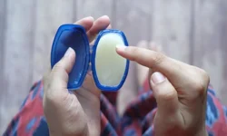 Vazelin tüylenme yapar mı? İşte gerçekler