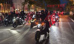 Kütahya’da yüzlerce vatandaş fener alayında buluştu