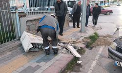 Kütahya’da iki otomobil çarpıştı, maddi hasar oluştu