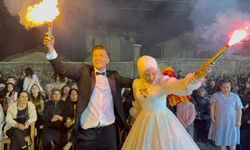Kütahya’da fanatik damat ve gelin şampiyonluğu düğün meydanında kutladı