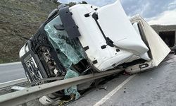 Kütahya’da tır kazası sürücü yaralandı