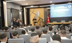 Kütahya Valisi Işın, tecrübelerini öğrencilerle paylaştı