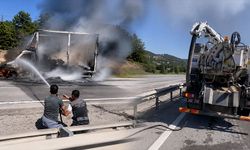 Kütahya’da alev alan kargo aracına vidanjörlü müdahale