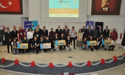Kütahya’da projelerine yarıştıran öğrenciler ödüllendirildi