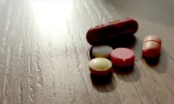 Yapay zeka destekli ilaç değerlendirmesi