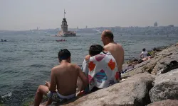 İstanbul'da sıcaktan bunalanlar sahil ve parklara akın etti