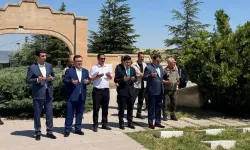 Kütahya Valisi Musa Işın Dumlupınar Şehitliği ve Diorama Müzesi'ni ziyaret etti