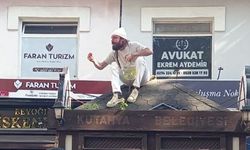Kütahya’da büfeye kendisini zincirledi, belediye ise açıklama yaptı