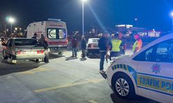 Kütahya’da otomobil aydınlatma direğine çarptı, 2 yaralı