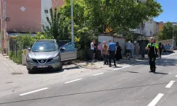 Kütahya'da otomobil bahçeye savruldu, yaralılar var