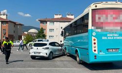 Kütahya’da otomobil ile halk otobüsü çarpıştı, 1 yaralı