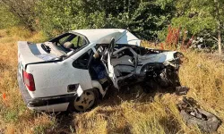 Afyonkarahisar'da iki otomobil çarpıştı: 1 ölü, 4 yaralı
