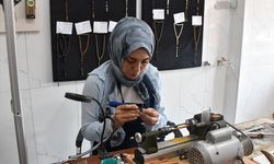Afyonkarahisar'da tespihleri sanat eserine dönüştürüyor