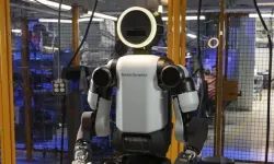 Hyundai, otomobil bayilerinde insansı robot satacak