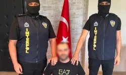 Kırmızı bültenle aranan 2 suç örgütü elebaşı Türkiye 'ye getirildi