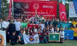 Kütahya’da minik okçular hedefi 12’den vurdu