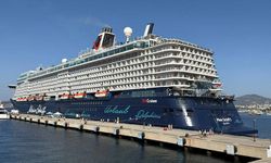 "Mein Schiff 5" kruvaziyeri 2 bin 756 yolcusuyla Bodrum'a geldi