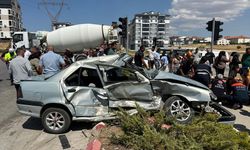 Uşak’ta otomobil ile cip çarpıştı: 3 yaralı