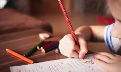 Uyum haftasında çalışan velilere 3 saatlik idari izin