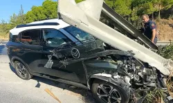 Aydın’da otomobil bariyerlere çarptı: 1 yaralı