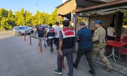 İzmir’de FETÖ operasyonunda 21 gözaltı