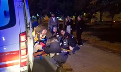 Kütahya’da hafif ticari araç motosikletle çarpıştı