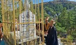 Kütahya’da Mevlevi büyüğü Akif Dede’nin türbesi yenilenerek ziyarete açıldı