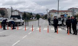 Kütahya'da bir cadde mahkeme kararıyla geçişlere kapatıldı