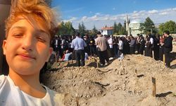 Kütahya’da lise öğrencileri, arkadaşlarını unutmadı