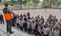 Kütahya'da öğrencilere deprem tatbikatı yaptırıldı