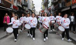 Engellilerden oluşan bando takımı eşliğinde yürüyüş yapıldı