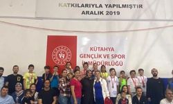 Kütahya’da genç badmintoncular ter döktü