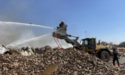 Kahramanmaraş'ta geri dönüşüm fabrikasında yangın çıktı