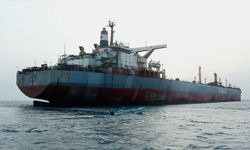 Kızıldeniz Tehlike çıkaran tanker petrolün yüzde 60'ı boşaltıldı