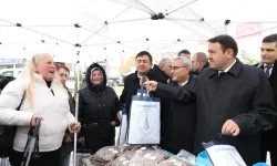 Kütahya’da sokak hayvanları için mama dağıtıldı 