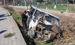 Diyarbakır'da minibüs şarampole devrildi: 9 yaralı