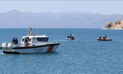 Van Gölü'nde kaybolan genç henüz bulunamadı